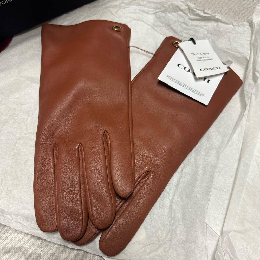 Coach Women’s Sculpted C Short Glove